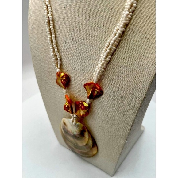 Handcrafted Shell Pendant Necklace With White Beads   A42 - Picture 6 of 7